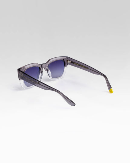 Grigio trasparente